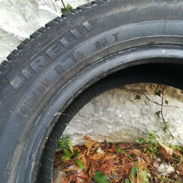 
            185/65R14 Pirelli 
    

                        86
        
                    T
        
    
    Vehículo de pasajeros

