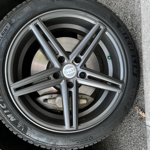 
            225/45R18 Michelin Michelin Pilot Alpin 5
    

                        95
        
                    V
        
    
    Автомобильное колесо

