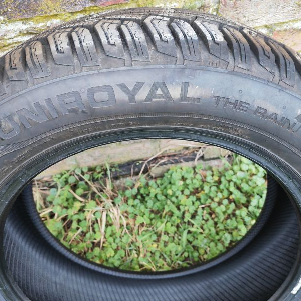 
            205/55R16 Uniroyal MS plus 77
    

            
                    T
        
    
    Voiture de tourisme

