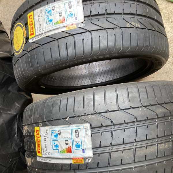 
            295/35R19 Pirelli P ZERO
    

                        104
        
                    Y
        
    
    Voiture de tourisme

