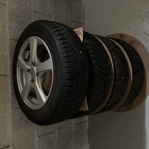 
            185/60R15 Michelin Alpin
    

                        88
        
                    T
        
    
    कार पहिया

