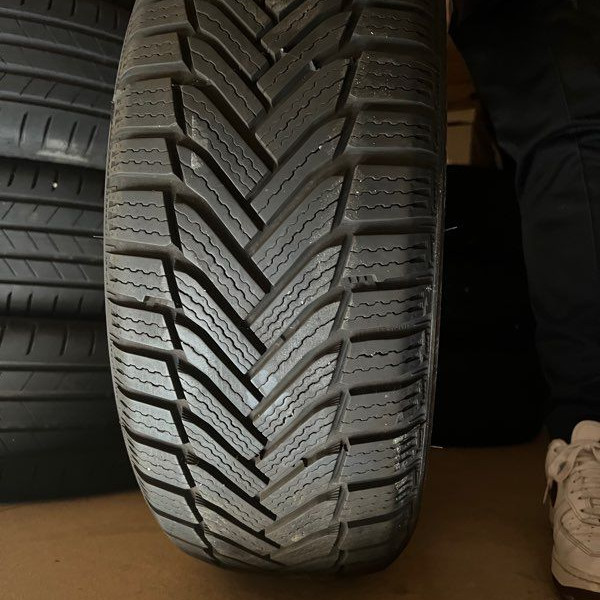 
            205/55R16 Michelin 
    

                        91
        
                    H
        
    
    यात्री कार

