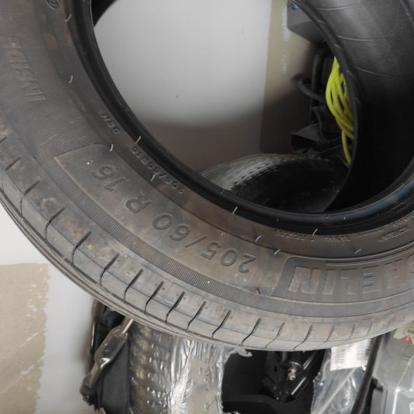 
            205/60R16 Michelin Inside
    

                        91
        
                    H
        
    
    Personenkraftwagen

