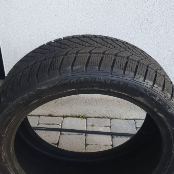 
            275/40R20 Goodyear 
    

                        106
        
                    H
        
    
    4x4 एसयूवी

