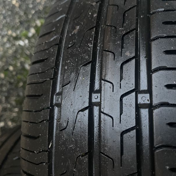 
            185/65R15 Continental 
    

                        88
        
                    H
        
    
    यात्री कार

