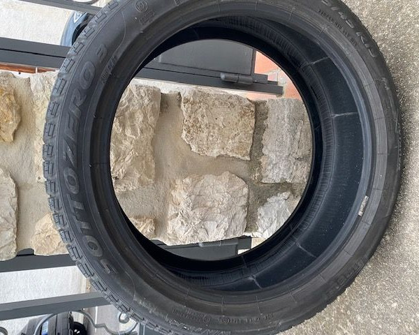 
            225/45R19 Pirelli Winter SottoZero 3 run flat
    

                        96
        
                    V
        
    
    Samochód osobowy

