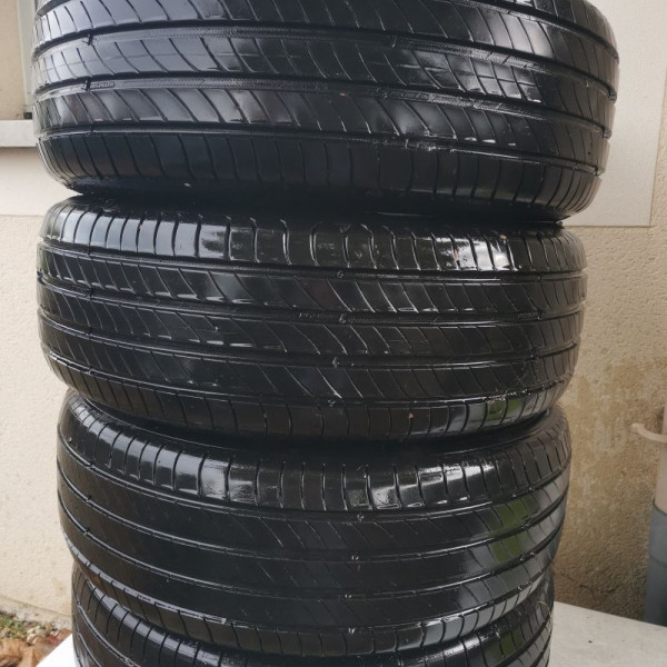 
            205/55R14 Michelin primacy 4
    

                        91
        
                    V
        
    
    Vehículo de pasajeros

