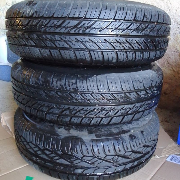 
            165/70R14 Divers 165/70/R14 81 T
    

                        81
        
                    T
        
    
    Personenauto

