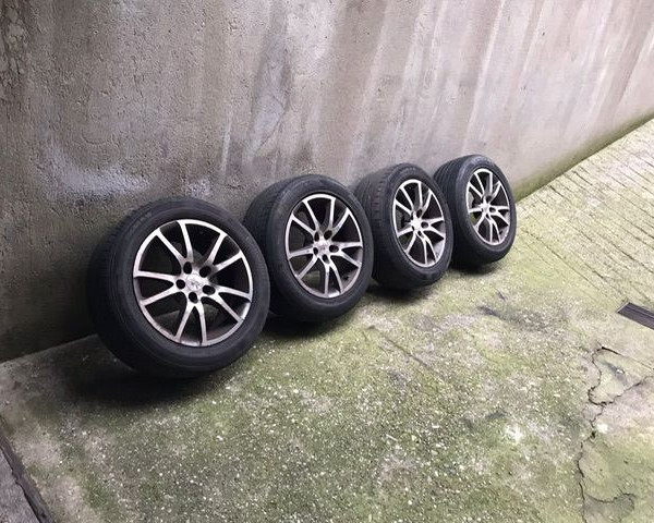 
            205/55R16 Divers Gomme+cerchi golf 4
    

                        91
        
                    H
        
    
    Vehículo de pasajeros

