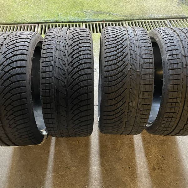 
            235/35R19 Michelin PILOT ALPIN PA4
    

                        91
        
                    V
        
    
    यात्री कार

