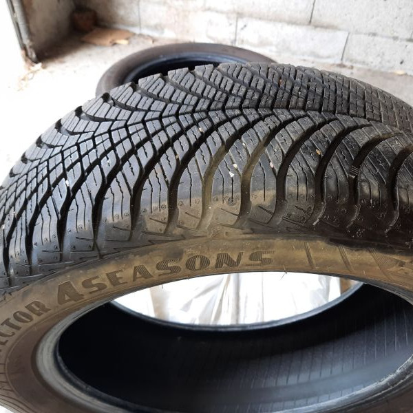 
            205/55R17 Goodyear 20000 km
    

                        95
        
                    V
        
    
    4x4 SUV

