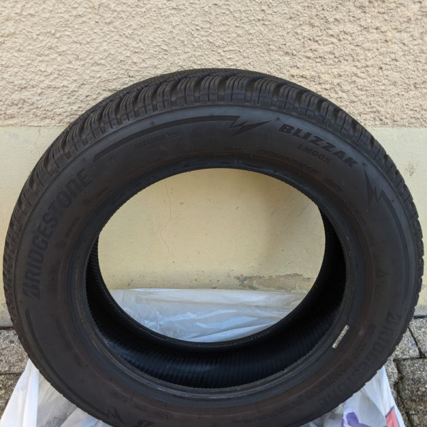 
            175/65R15 Bridgestone Blizzak
    

                        88
        
                    T
        
    
    Personenauto

