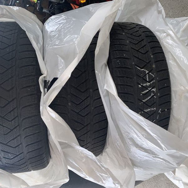 
            235/55R18 Pirelli Scorpion
    

                        91
        
                    H
        
    
    यात्री कार

