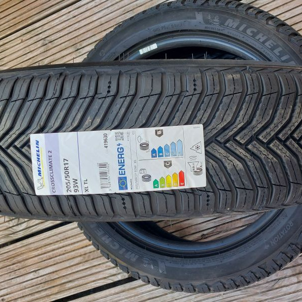 
            205/50R17 Michelin CROSS CLIMATE 2
    

                        93
        
                    W
        
    
    Voiture de tourisme

