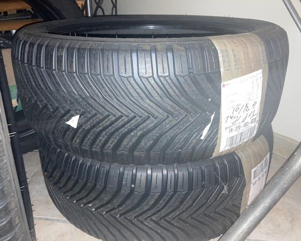 
            245/45R20 Michelin cross climate SUV
    

                        103
        
                    V
        
    
    यात्री कार

