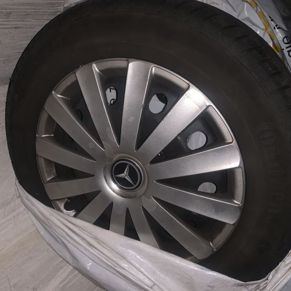 
            215/60R17 Continental Pneu + jantes
    

            
        
    
    Vehículo de pasajeros

