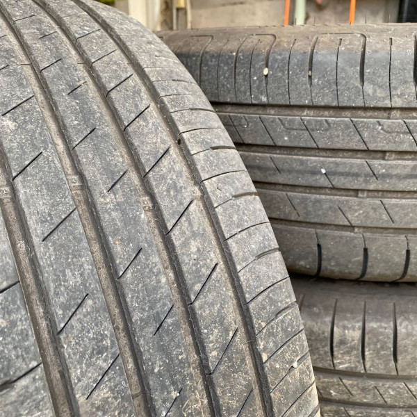 
            215/55R18 Goodyear EFFICIENT "GRIP" Performance
    

                        95
        
                    H
        
    
    Passenger car

