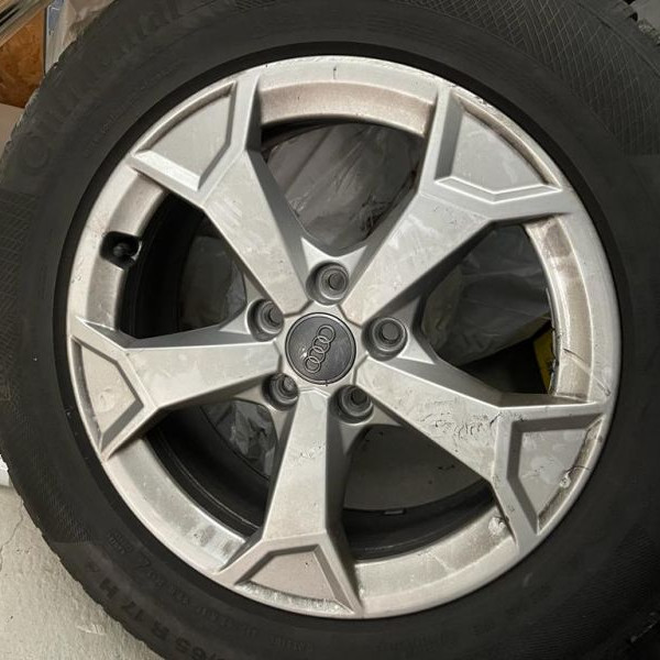 215/65R17 Continental 4 pneu hiver+ jantes
99
H
Autovettura