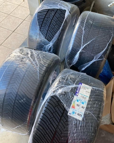 
            305/30R20 Michelin Pilot Alpin PA4
    

                        103
        
                    W
        
    
    Vehículo de pasajeros

