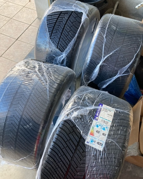 
            305/30R20 Michelin Pilot Alpin PA4
    

                        103
        
                    W
        
    
    Personenkraftwagen

