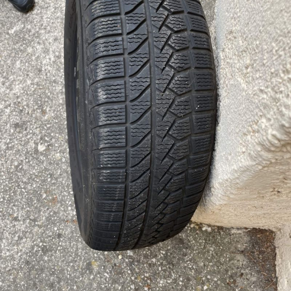 
            215/60R16 Divers GOODRIDE ZUPER SNOW
    

                        99
        
                    H
        
    
    Samochód osobowy

