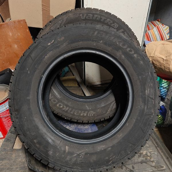 
            215/70R15 Hankook Vantra LT
    

                        109
        
                    S
        
    
    Masina de pasageri

