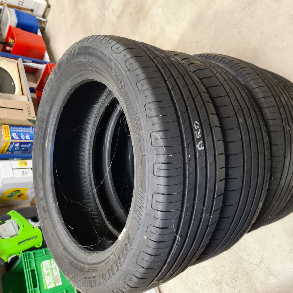 
            215/55R18 Goodyear Efficient grip
    

                        95
        
                    H
        
    
    यात्री कार

