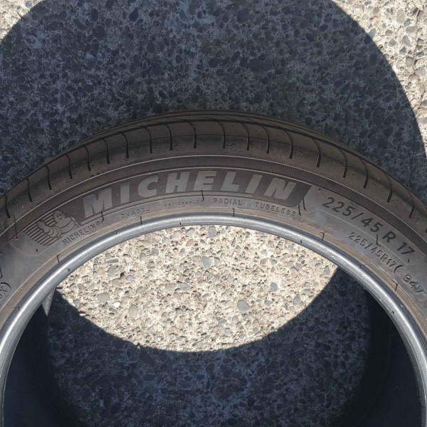 
            225/45R17 Michelin E.PRIMACY
    

                        94
        
                    V
        
    
    यात्री कार


