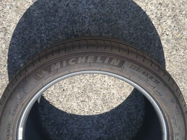 
            225/45R17 Michelin E.PRIMACY
    

                        94
        
                    V
        
    
    Voiture de tourisme

