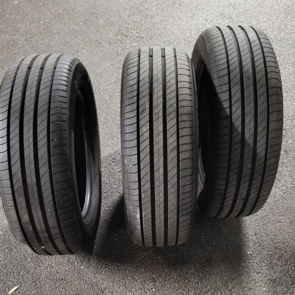 215/60R17 Michelin
96
H
SUV 4x4