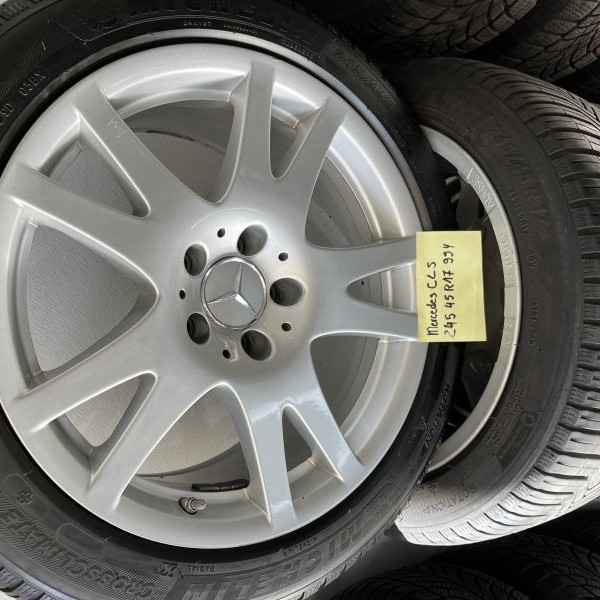 
            245/45R17 Michelin 
    

                        99
        
                    Y
        
    
    Автомобильное колесо

