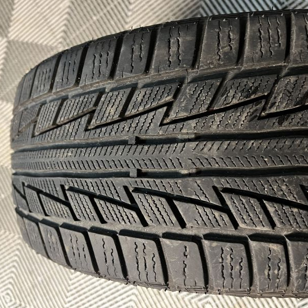 215/40R18 Nankang
89
V
Personenkraftwagen