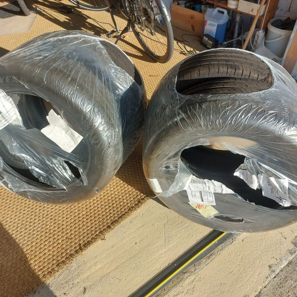 215/55R17 Goodyear XL EFFICIENTGRIP
98
W
Autovettura