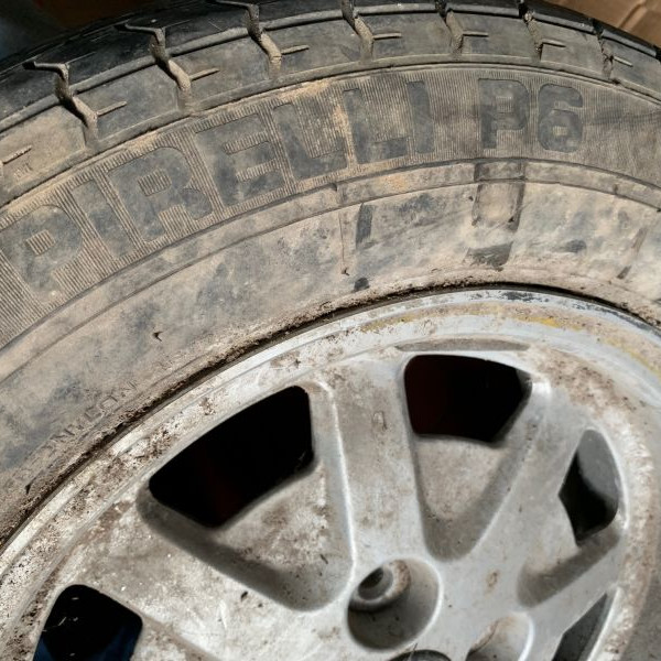 
            185/65R14 Pirelli 
    

                        85
        
                    H
        
    
    Passenger car

