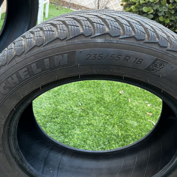 
            235/55R18 Michelin Pilot alpin hiver
    

                        91
        
                    H
        
    
    4x4 एसयूवी

