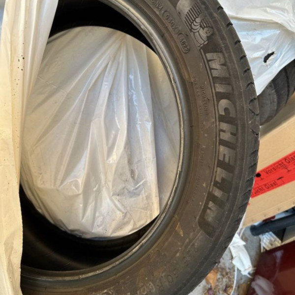 235/50R19 Michelin
103
V
4x4 SUV