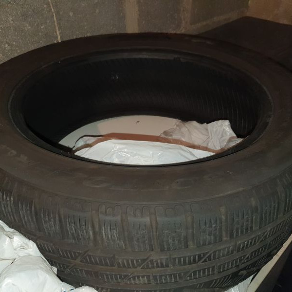 
            225/50R17 Pirelli Sottozero winter 240
    

                        93
        
                    V
        
    
    Vehículo de pasajeros

