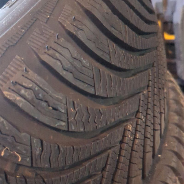 
            195/55R16 Michelin Alpin5
    

                        91
        
                    T
        
    
    यात्री कार

