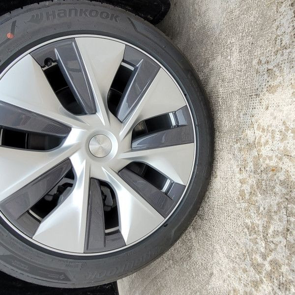 255/45R19 Hankook
104
Y
Autovettura