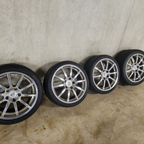 
            235/35R19 Falken 
    

                        91
        
                    Z
        
    
    Roda de carro

