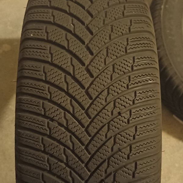 
            225/60R17 Firestone WinterHawk 4
    

                        99
        
                    H
        
    
    4x4 SUV

