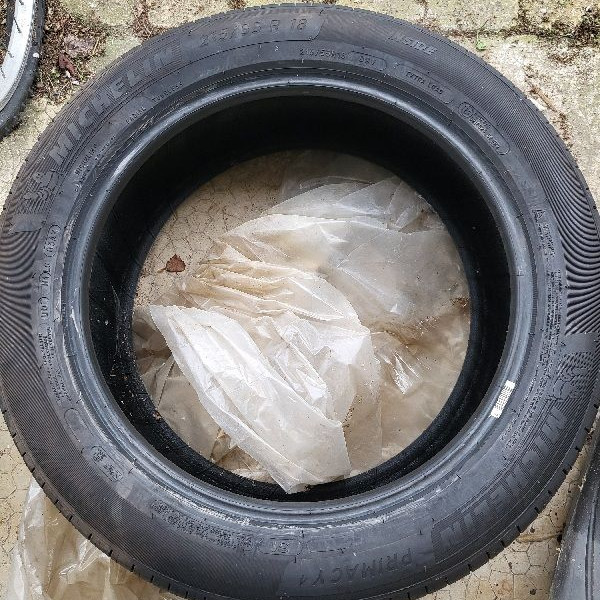 
            215/55R18 Michelin primacy 4
    

                        99
        
                    V
        
    
    यात्री कार

