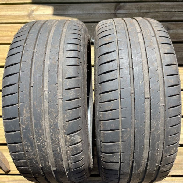 
            235/45R17 Michelin pilot sport
    

                        97
        
                    Y
        
    
    Personenkraftwagen

