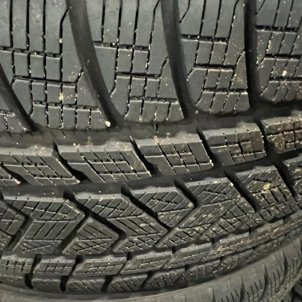 265/40R22 Pirelli SCORPION
106
W
4x4 SUV