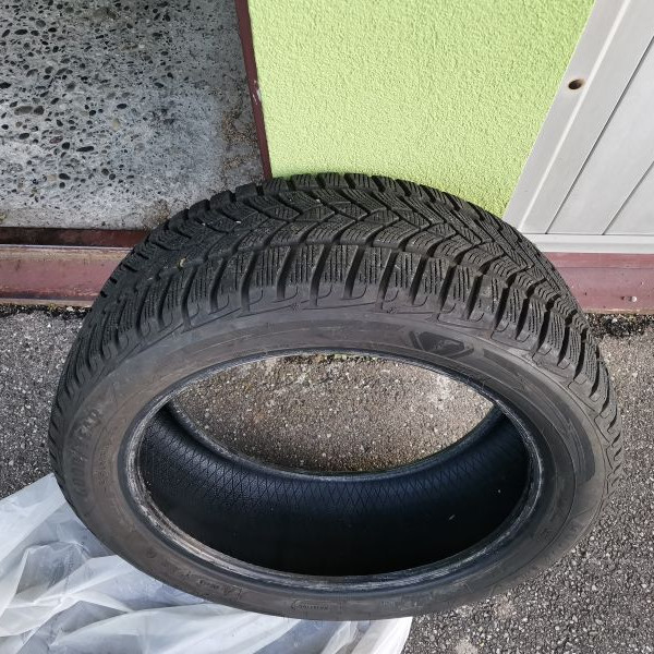 215/50R18 Goodyear
Autovettura