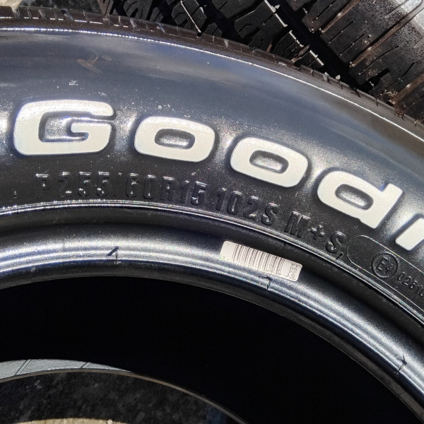 255/60R15 Bf Goodrich E4 026101
102
S
Carro passageiro