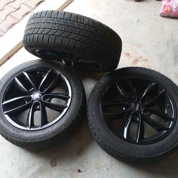 205/55R17 Bridgestone BLIZZAC LM 25
91
H
Car wheel