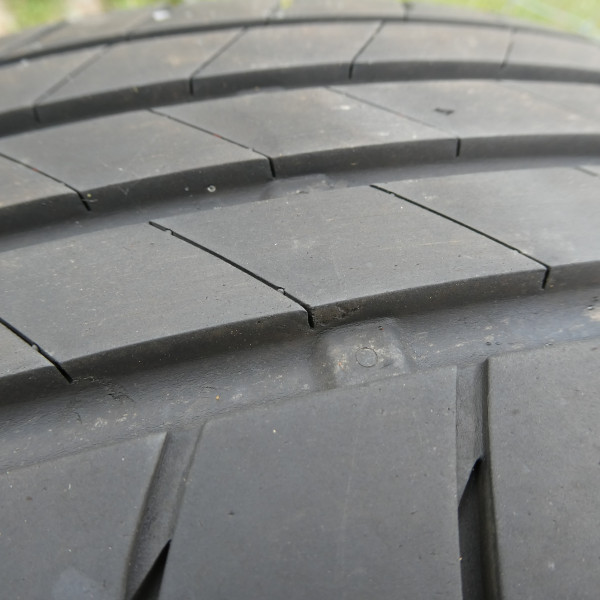 215/60R17 Bridgestone
96
H
4x4 SUV