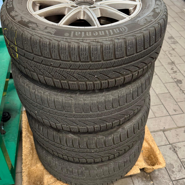 205/60R16 Continental N°4 ContiWinterContact + CERCHI MERCEDES INCLUSI
92
H
Carro passageiro