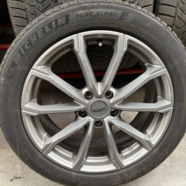 225/50R18 Michelin pilot alpin5 CERCHIONI INCLUSI
99
V
Carro passageiro